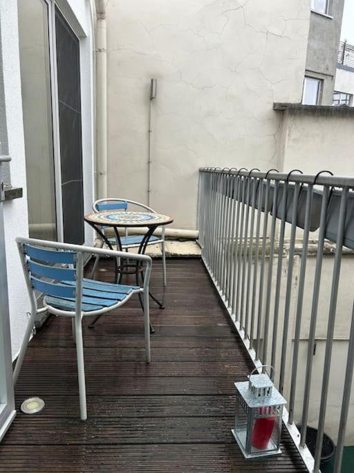 Down Town Spacious Duplex With Private Parking & Game Room Bryssel Exteriör bild