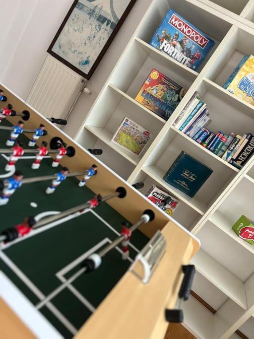 Down Town Spacious Duplex With Private Parking & Game Room Bryssel Exteriör bild