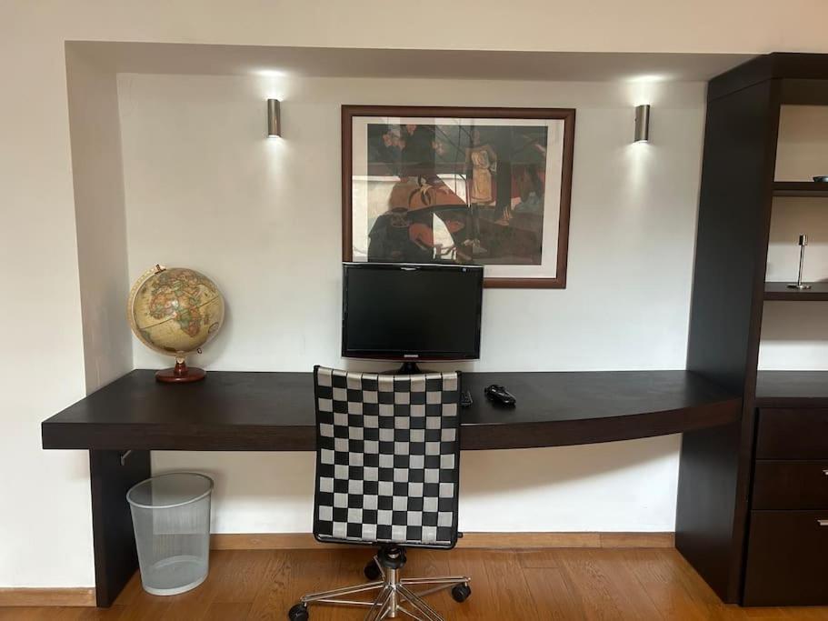 Down Town Spacious Duplex With Private Parking & Game Room Bryssel Exteriör bild