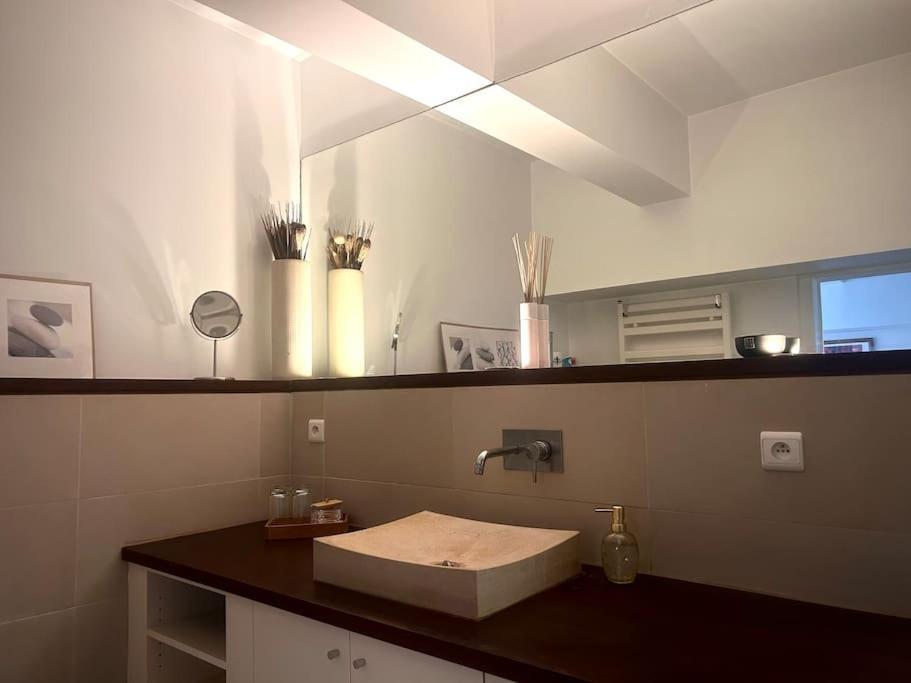 Down Town Spacious Duplex With Private Parking & Game Room Bryssel Exteriör bild