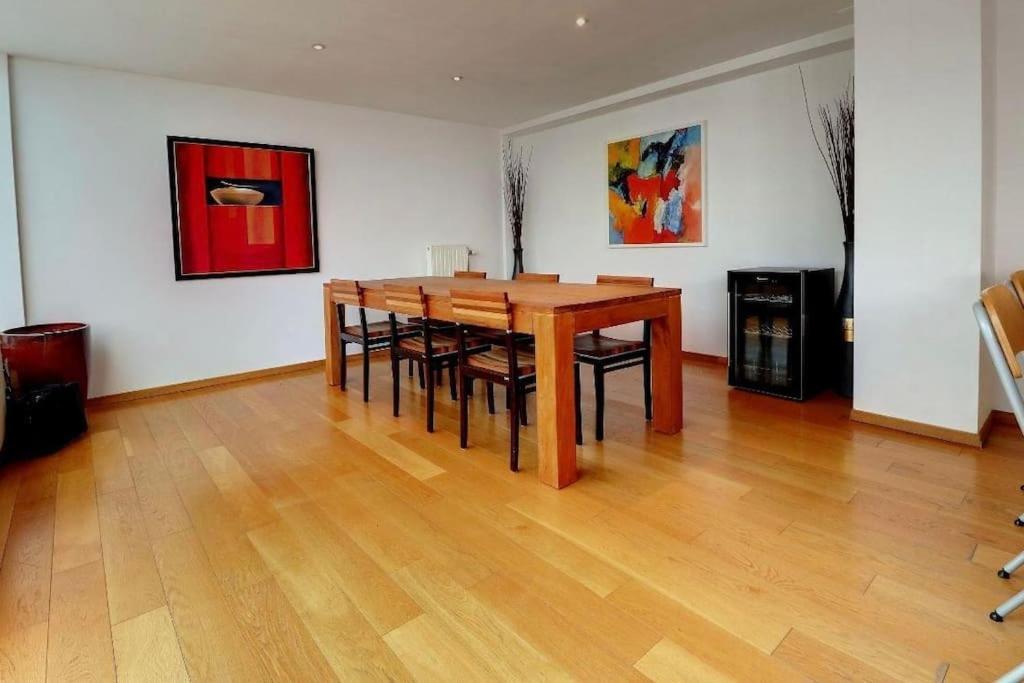 Down Town Spacious Duplex With Private Parking & Game Room Bryssel Exteriör bild